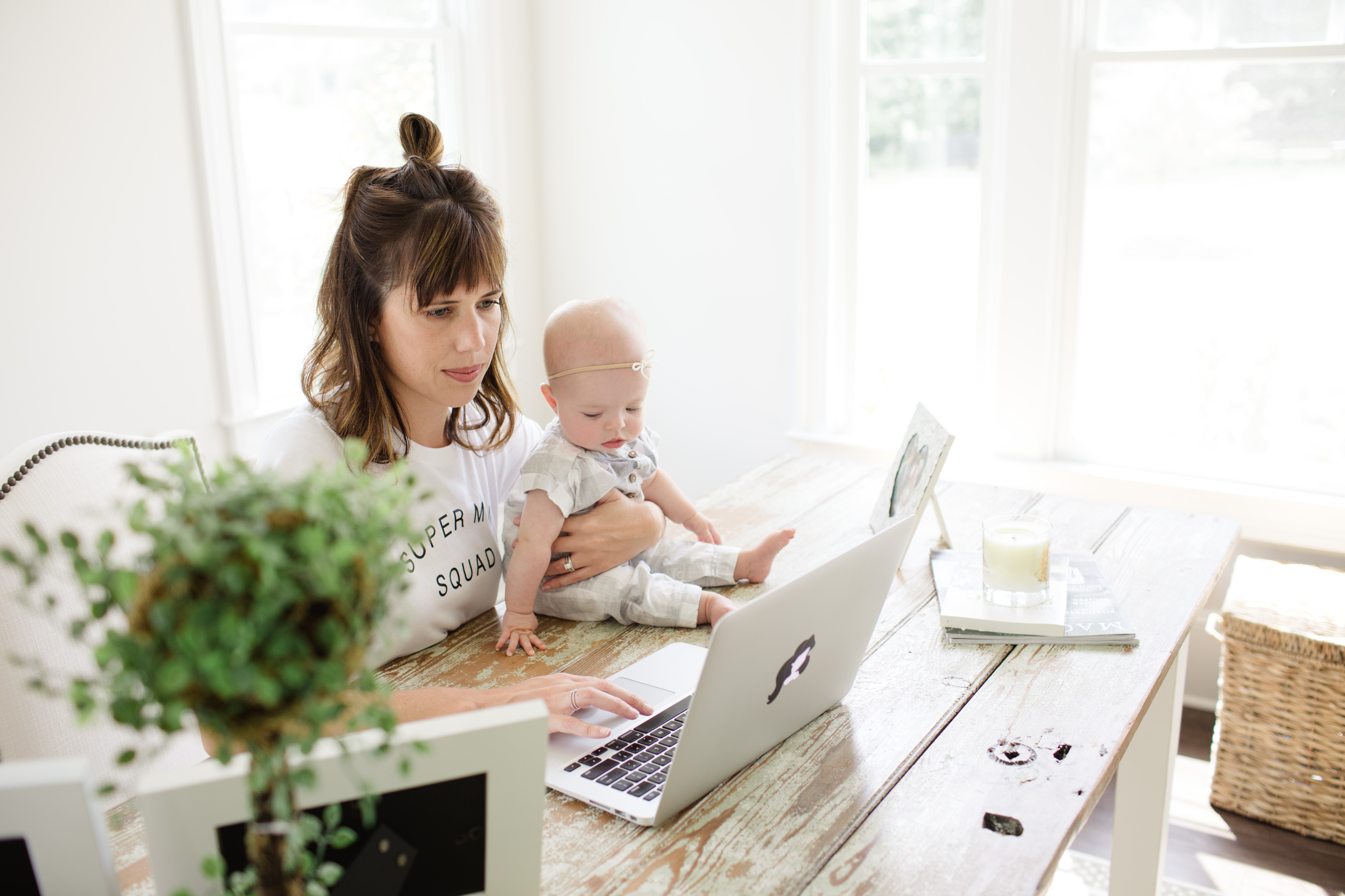 It seems like everyone you know now, has a side-hustle, right? Motherhood and Lifestyle Blogger Meghan Basinger is sharing how Modern Mommas now manage it all and maintain their side-hustle. 