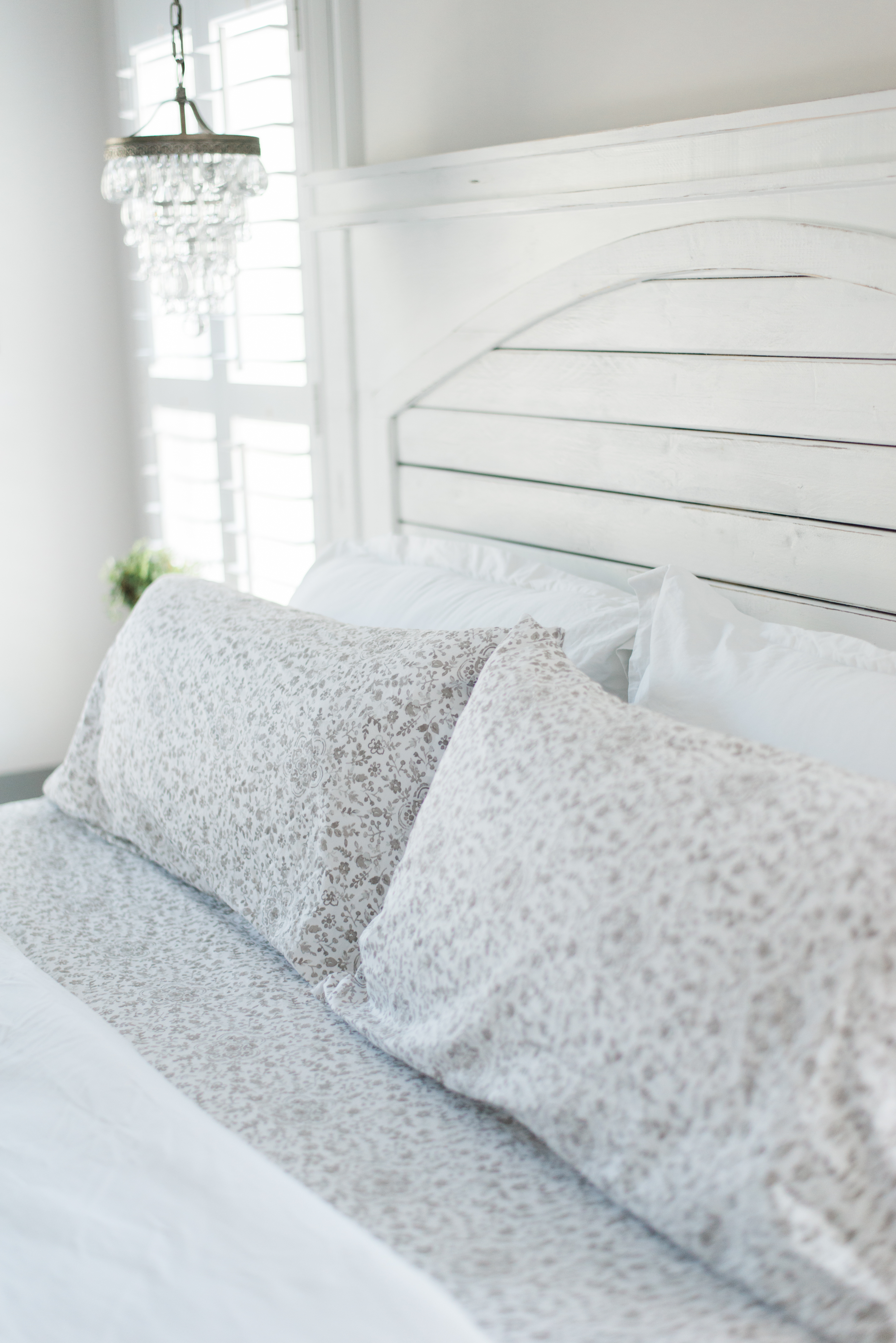 Bookmark this post for the perfect master bedroom reveal thanks to Motherhood and Lifestyle blogger Meghan Basinger. Master Bedroom Inspiration - Master Bedroom Reveal 