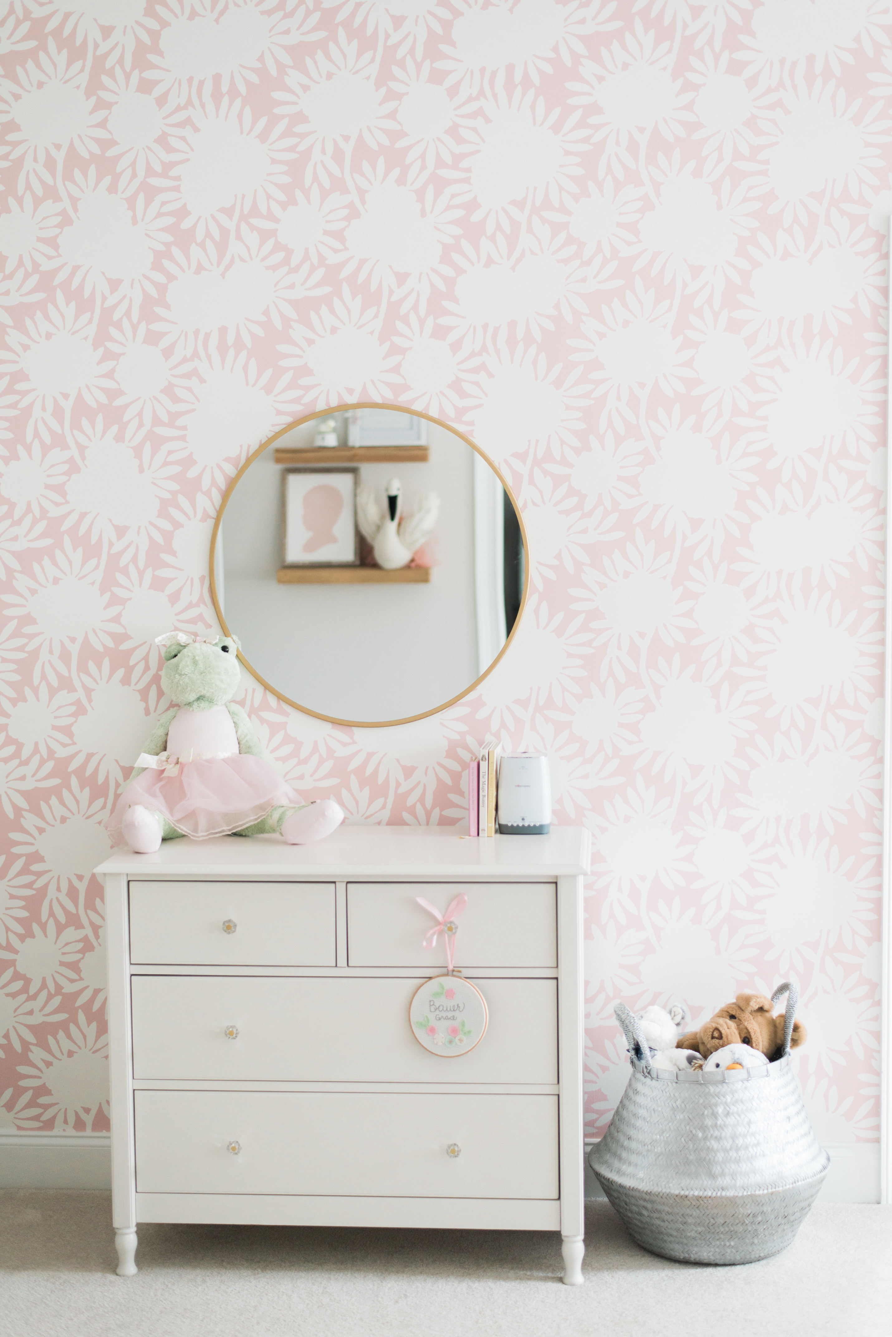 Need a bit of inspiration for your toddler girls room? Lifestyle and Motherhood blogger Meghan Basinger is sharing the perfect toddler girls room, with this whimsical and girly reveal. 