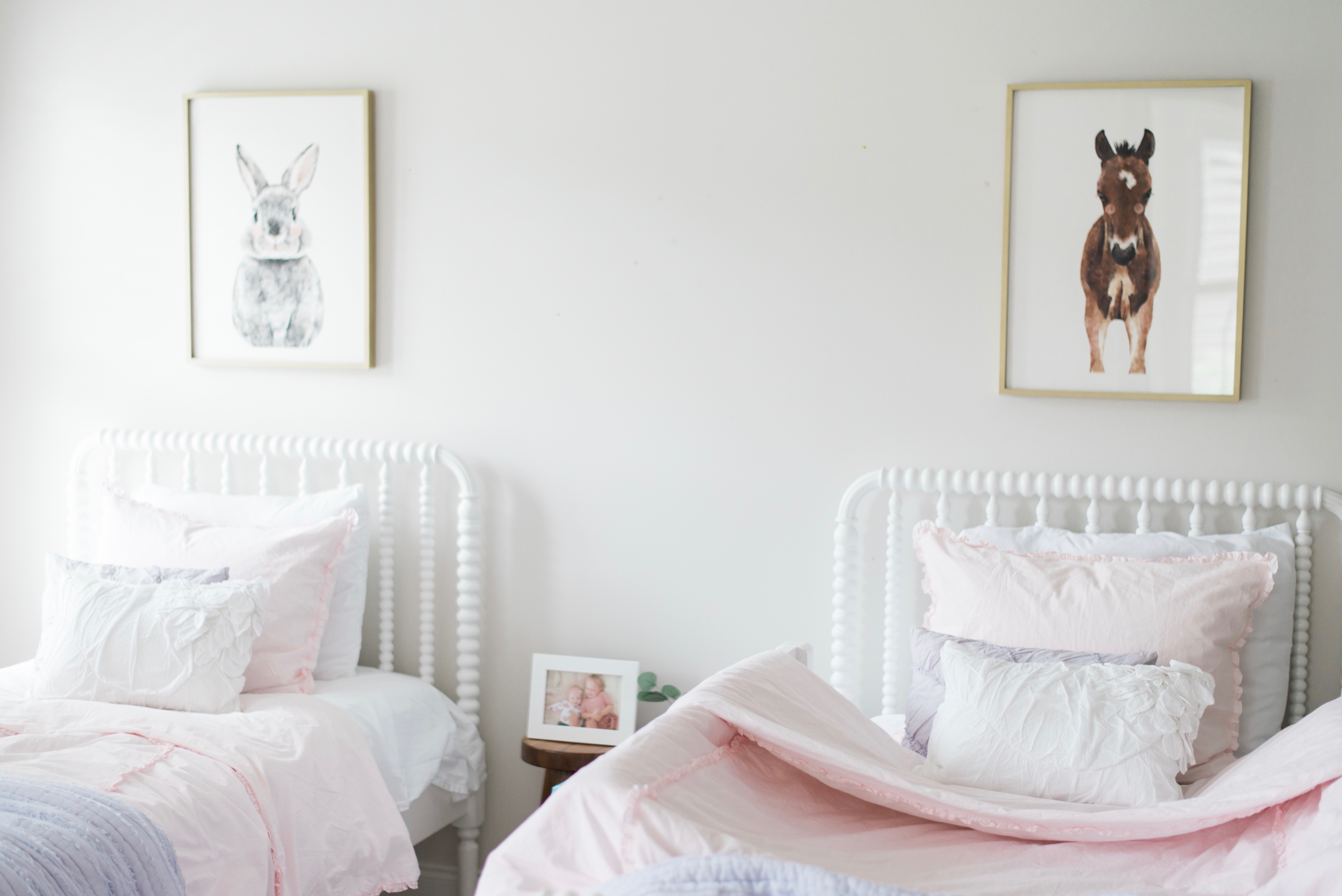 Need a bit of inspiration for your toddler girls room? Lifestyle and Motherhood blogger Meghan Basinger is sharing the perfect toddler girls room, with this whimsical and girly reveal.
