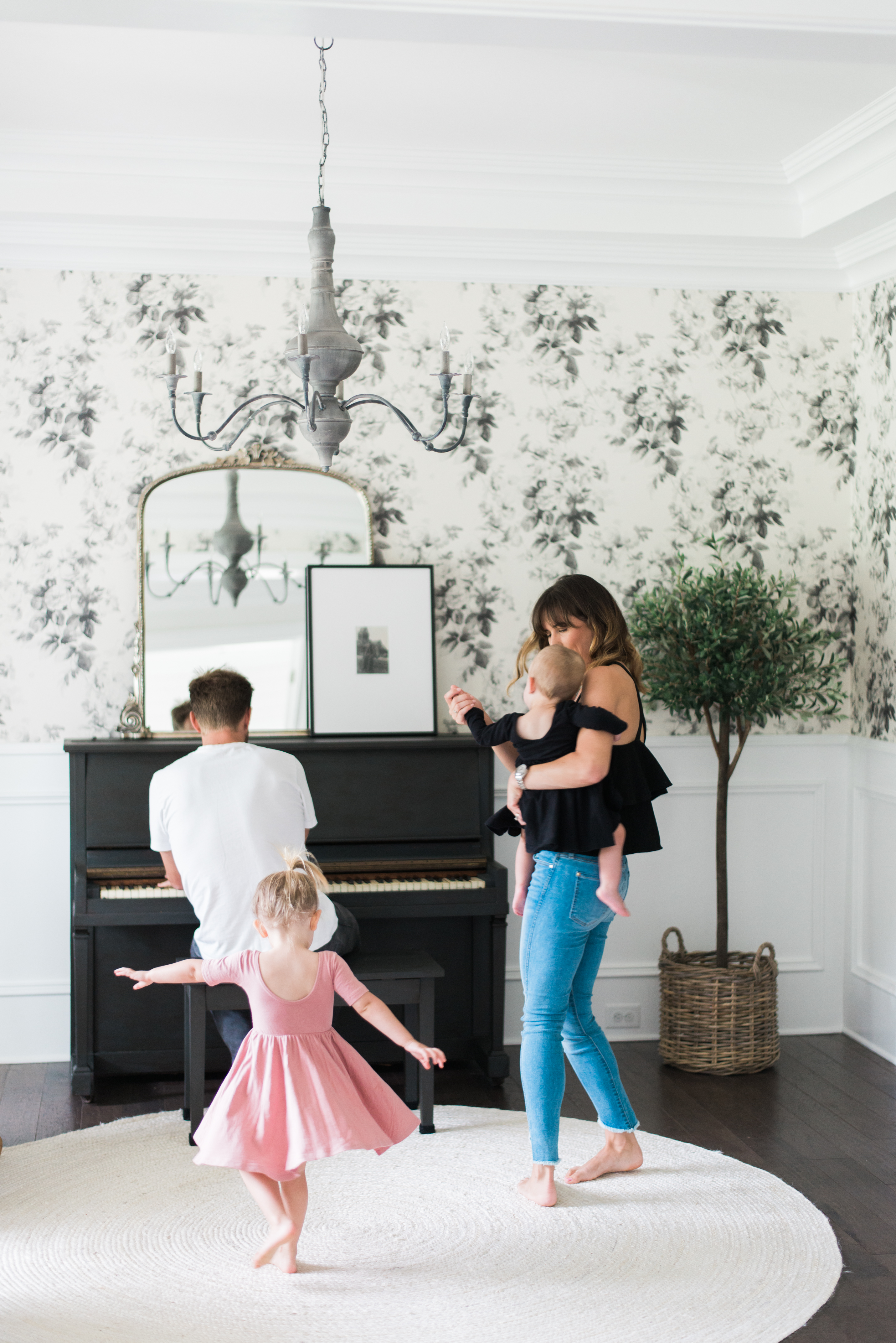 Need a bit of inspiration for your living room? Lifestyle and Motherhood blogger Meghan Basinger shares the perfect formal living room, with this beautiful living room reveal. 